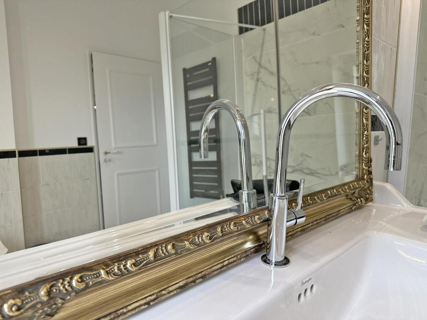 Le Manoir Des Perrieres Bed & Breakfast Rochechouart Eksteriør bilde