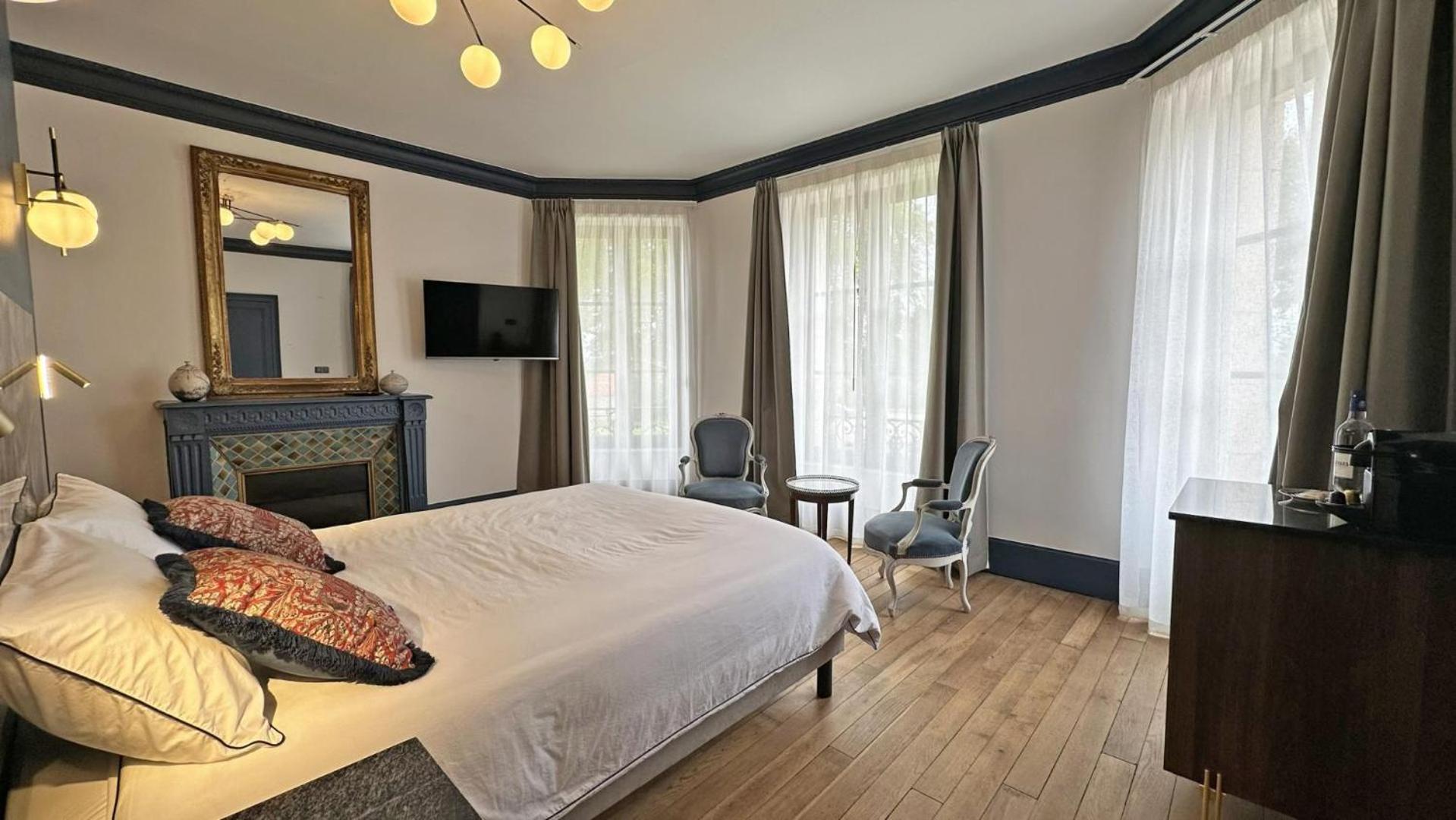 Le Manoir Des Perrieres Bed & Breakfast Rochechouart Eksteriør bilde