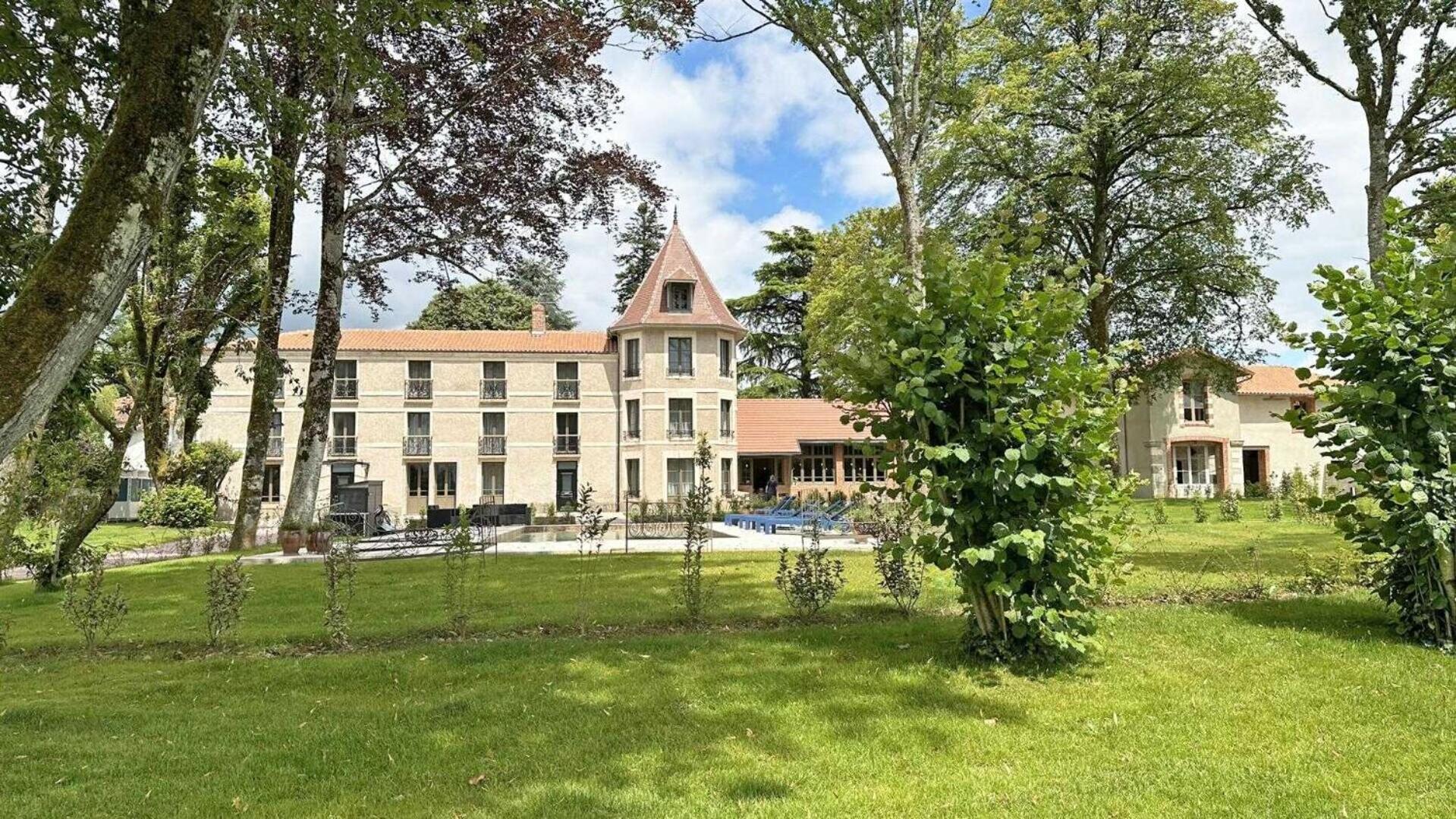 Le Manoir Des Perrieres Bed & Breakfast Rochechouart Eksteriør bilde